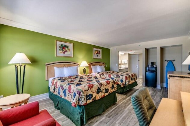 Beachcomber Inn & Suites - Photo4