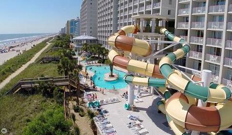 Crown Reef Resort and Waterpark - Photo2