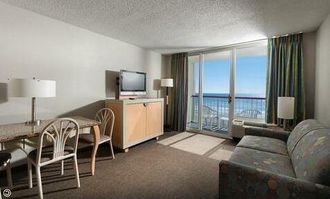 Crown Reef Resort and Waterpark - Photo4