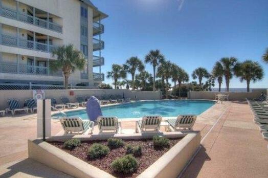 RedAwning Ocean Forest 912- Ocean Front - Photo2