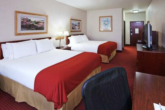 Holiday Inn Express Hotel & Suites Nacogdoches - Photo4