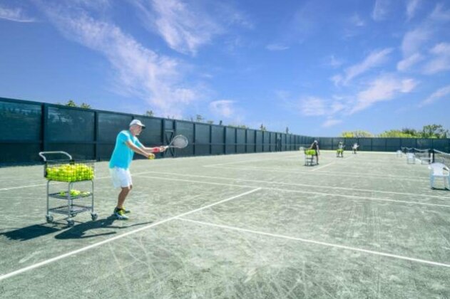 Hamptons Beach & Tennis Getaway - Photo2