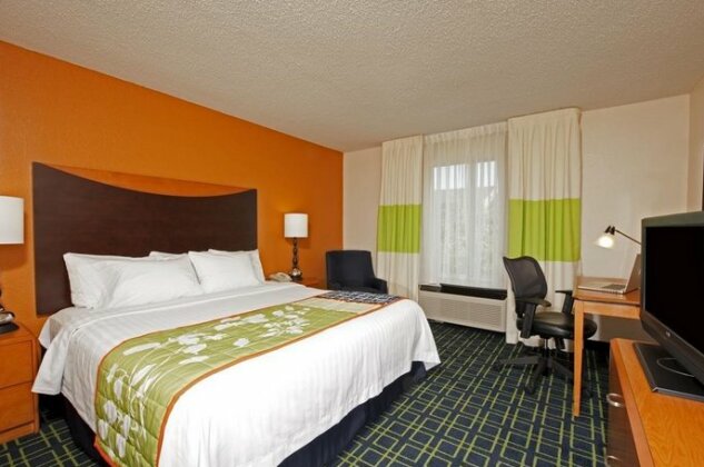 Fairfield Inn & Suites by Marriott Chicago Naperville - Photo4