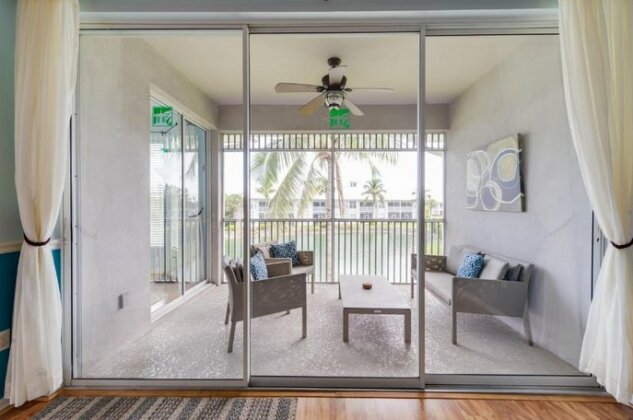 Greenlinks Lake View Condo - Photo3