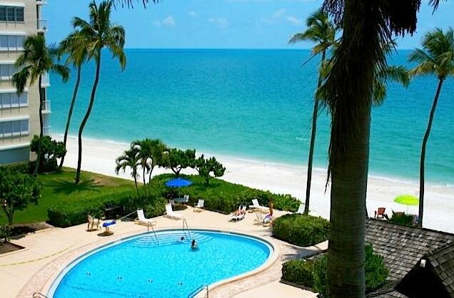 Island Escapes Naples Deluxe Homes - Photo2