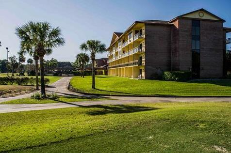Quality Inn and Suites Golf Resort