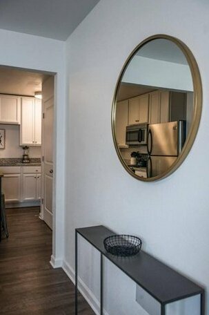 Contemporary Condo Minutes To Downtown Gulch - Photo3