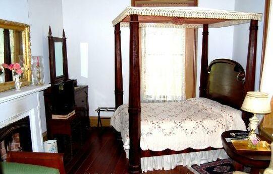 Glenfield Plantation Historic Antebellum Bed and Breakfast - Photo4