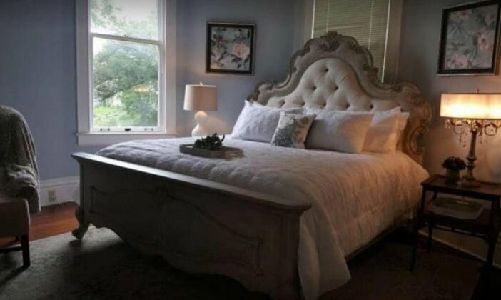 Laurel Manor Bed and Breakfast - Photo4