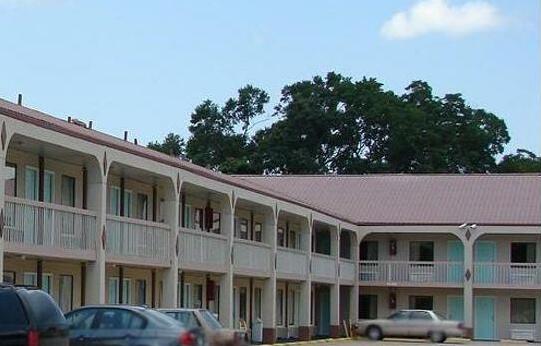 Red Carpet Inn - Natchez - Photo4