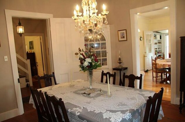Riverboat Bed & Breakfast - Photo4