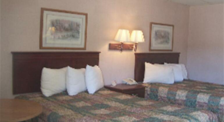 College Inn Natchitoches - Photo4