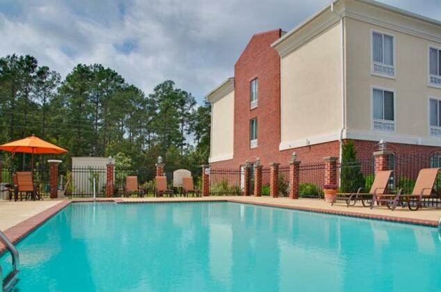 Holiday Inn Express Hotel and Suites Natchitoches - Photo2