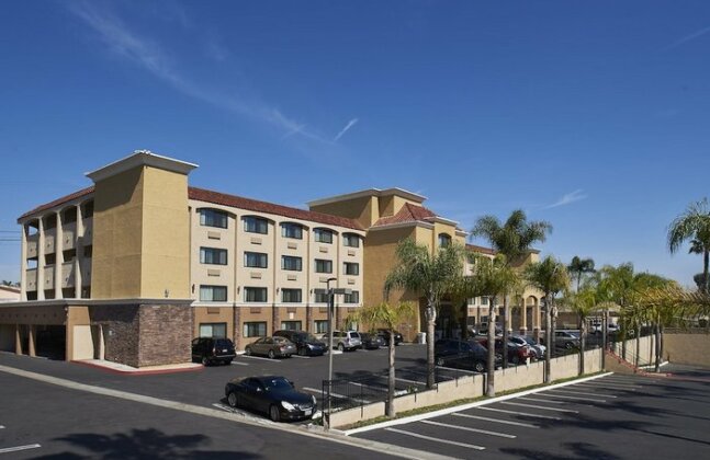 Holiday Inn Express San Diego South - National City - Photo2