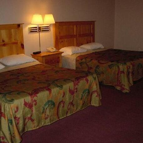 Nauvoo Family Inn and Suites - Photo3