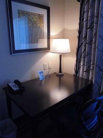 Holiday Inn Express & Suites Nevada - Photo5