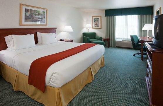 Holiday Inn Express Hotel & Suites Milwaukee-New Berlin - Photo4