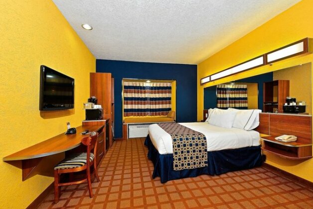 Microtel Inn & Suites by Wyndham New Braunfels - Photo3