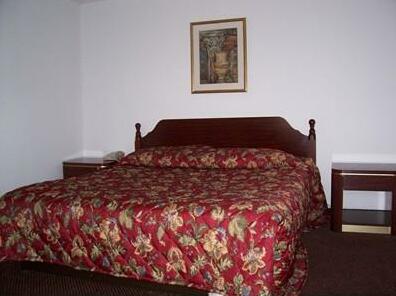 Red Carpet Inn & Suites New Milford - Photo4