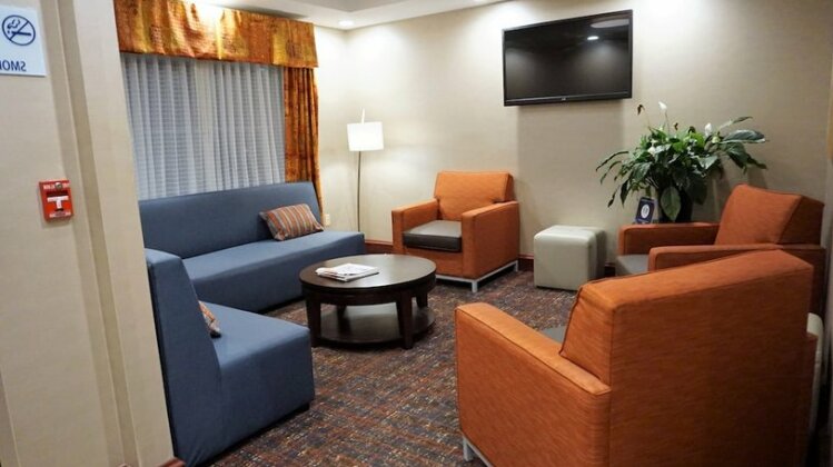 Holiday Inn Express & Suites Gibson - Photo5