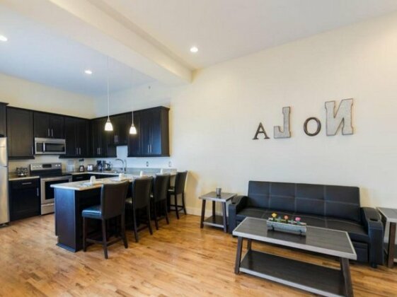 Beautiful Condos Steps from French Quarter and Bourbon St - Photo2
