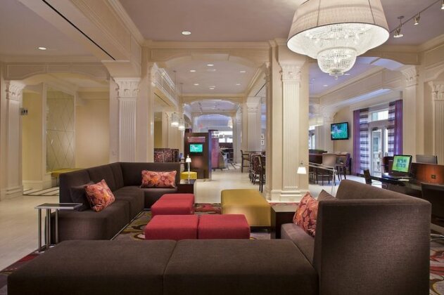 Courtyard by Marriott New Orleans French Quarter Iberville - Photo2
