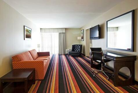 Crowne Plaza Hotel New Orleans-Airport - Photo4