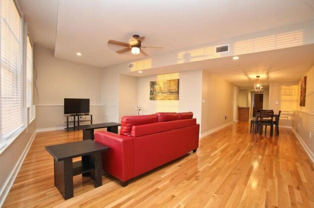 French Quarter Luxury Two-Bedroom Penthouse 401 - Photo5