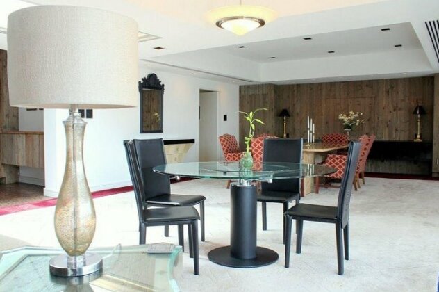 Hosteeva Marina Luxury Suites - Photo2