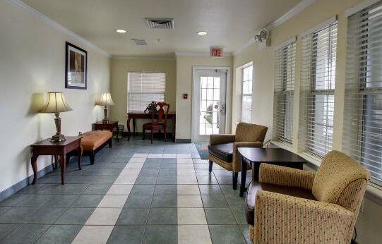 InTown Suites of Metairie - Photo2