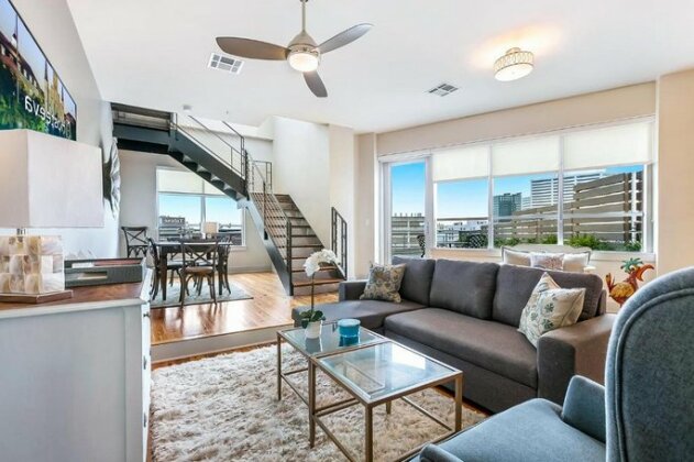 Luxury 2BR/1BR Penthouses w Balcony Close to French Quarter - Photo2