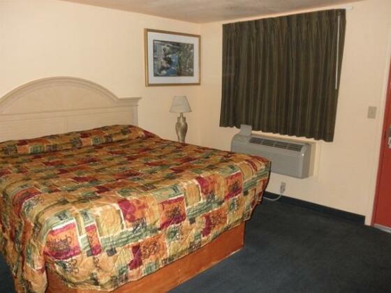 Relax Inn and Suites New Orleans - Photo2