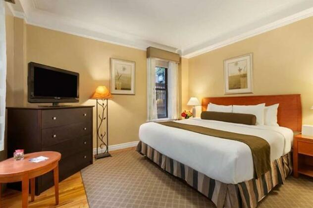 Best Western Plus Hospitality House Suites - Photo2