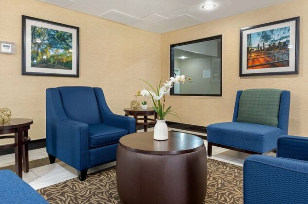 Comfort Inn & Suites Jamaica New York City - Photo4