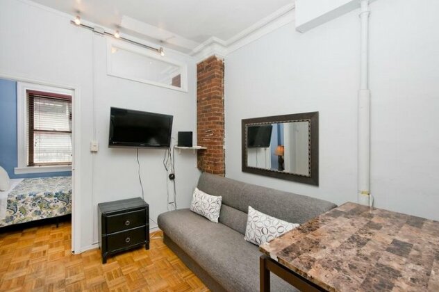 Cozy Two Bedrooms near Times Sq - NYC - Photo5