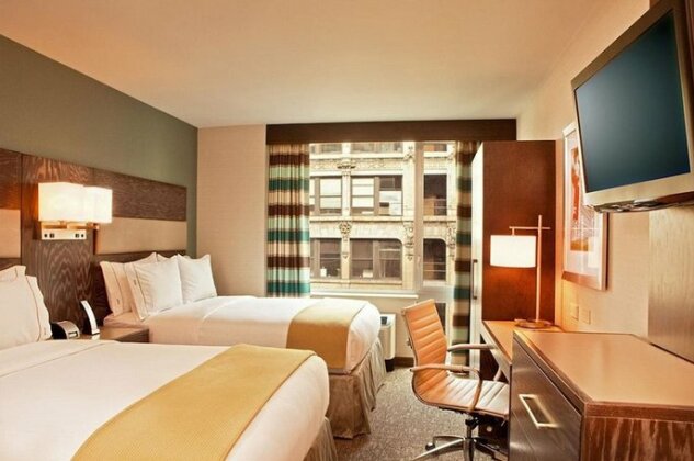 Holiday Inn Express - Times Square South - Photo4
