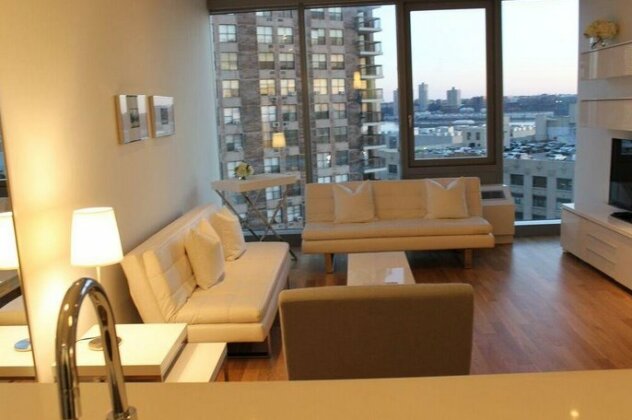 Impeccable Two Bedroom Residence Midtown - Photo2