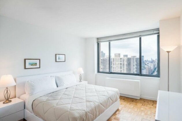 Lincoln Center Luxury Apartments
