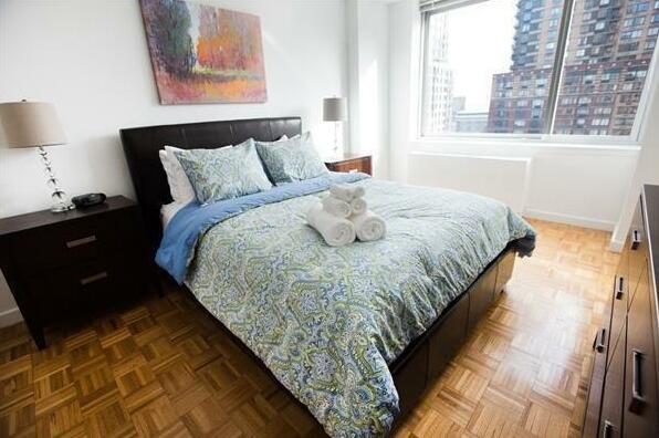 Lincoln Center Luxury Apartments - Photo3