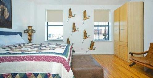 NYC Townhouse Apartment - Photo2