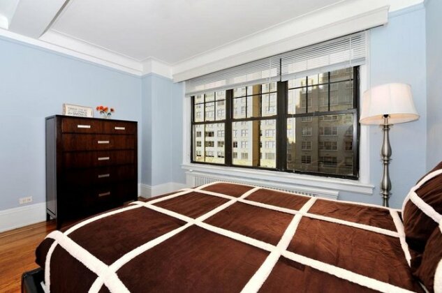 Three-Bedroom Apartment with Two Bathrooms - East 55th Street - Photo2