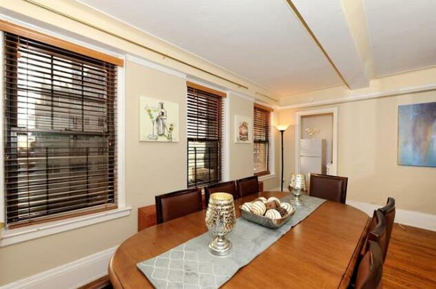 Three-Bedroom Apartment with Two Bathrooms - East 55th Street - Photo4