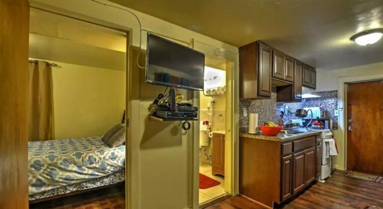 Two Bedroom Apartment - North East Bronx - Photo3