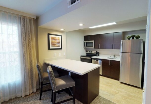 Chase Suite Hotel Newark Silicon Valley - Photo5