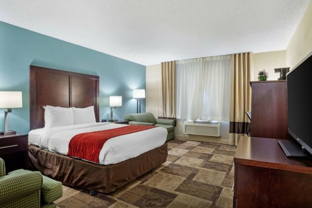 Comfort Inn and Suites Newark - Photo5