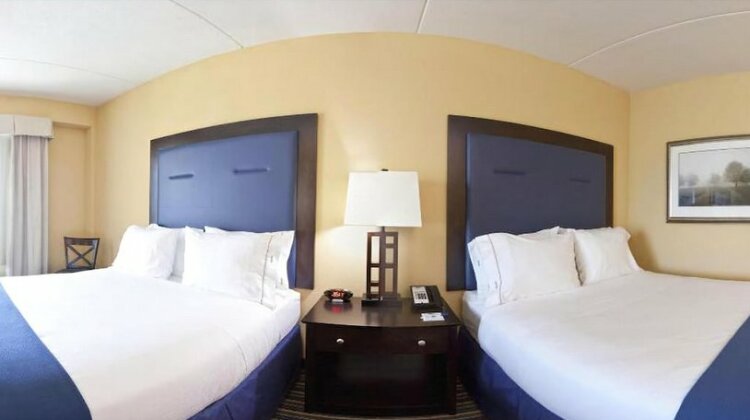Holiday Inn Express & Suites Wilmington-Newark - Photo5