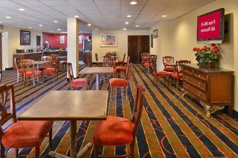 Red Roof Inn and Suites Newark Delaware - Photo3