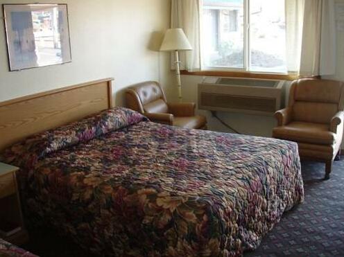 Towne and Country Motel - Photo4
