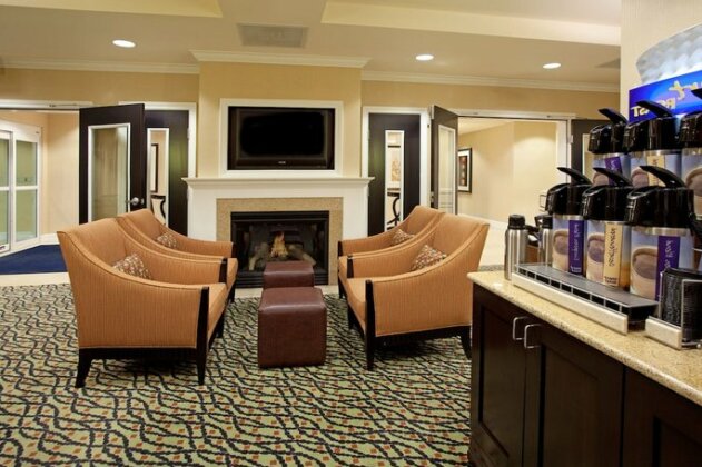 Holiday Inn Express and Suites Newberry - Photo3