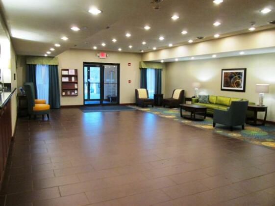 Holiday Inn Express - Newell-Chester WV - Photo3